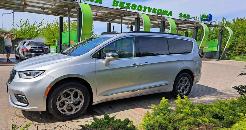 Chrysler Pacifica cena 187900 przebieg: 35000, rok produkcji 2022 z Szczecin małe 667